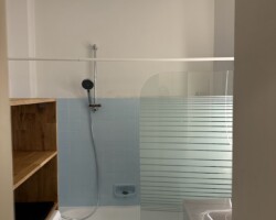 Une salle de bain des années 70 en quête d'un rafraichissement